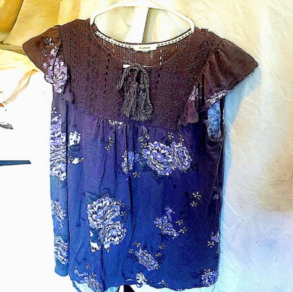 2 women tops - Picture 2 of 5